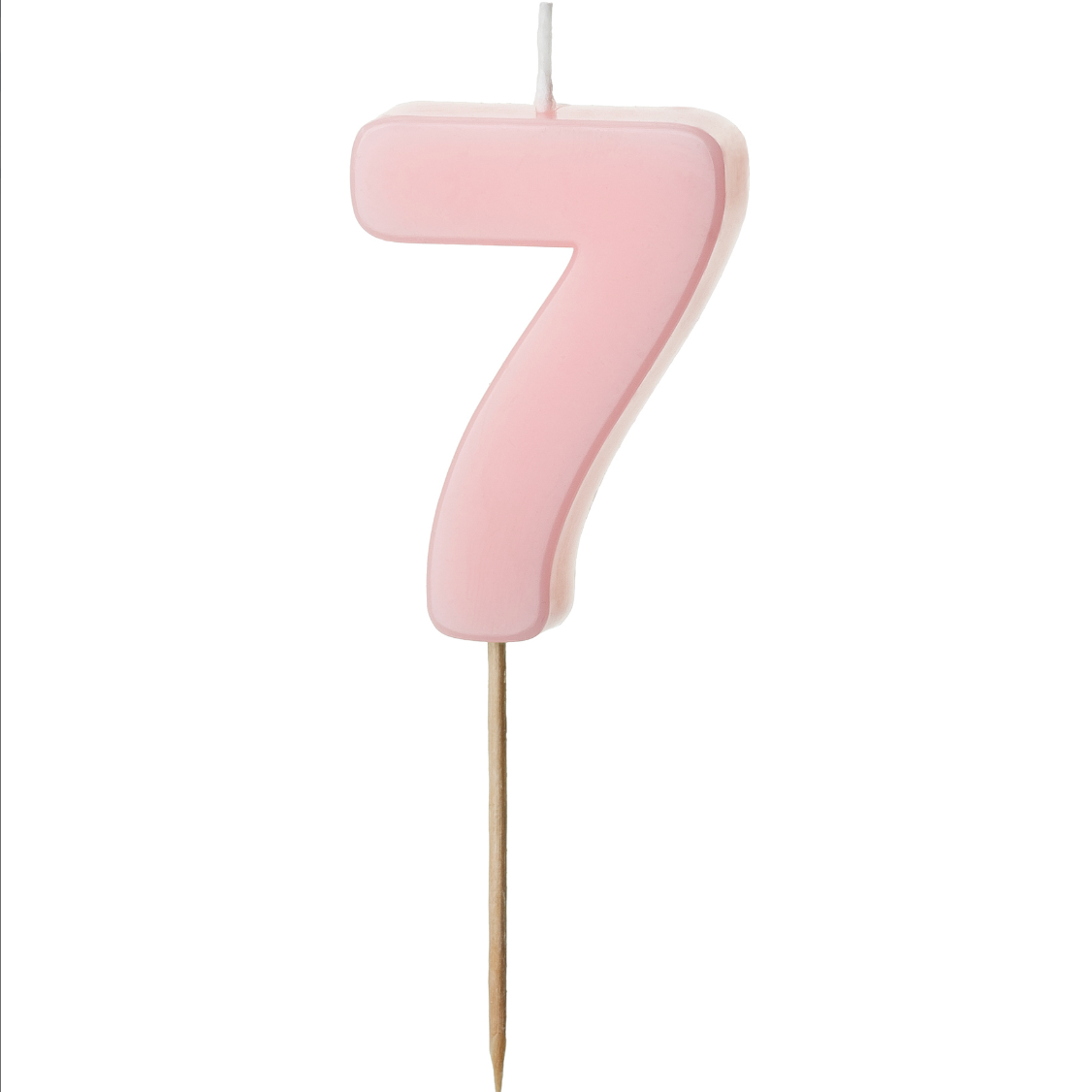 Vela de cumpleaños con forma de número en color pastel suave sobre fondo blanco número 7.