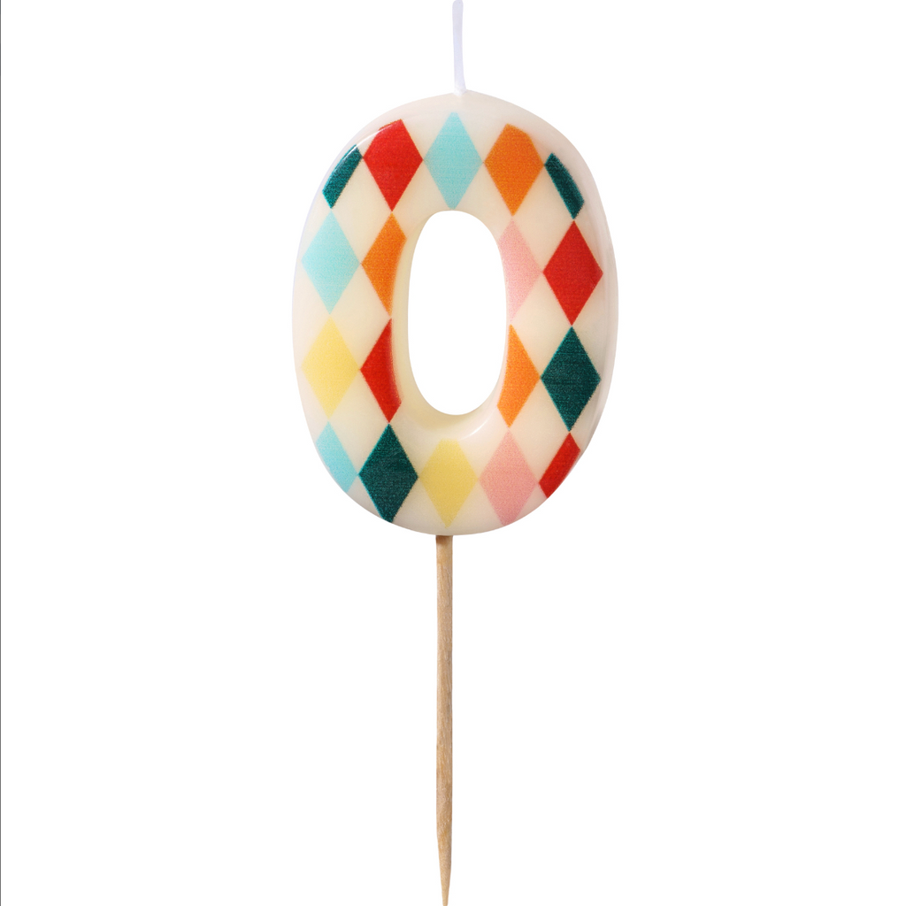Vela de cumpleaños con forma de número y patrón colorido de rombos número 0.